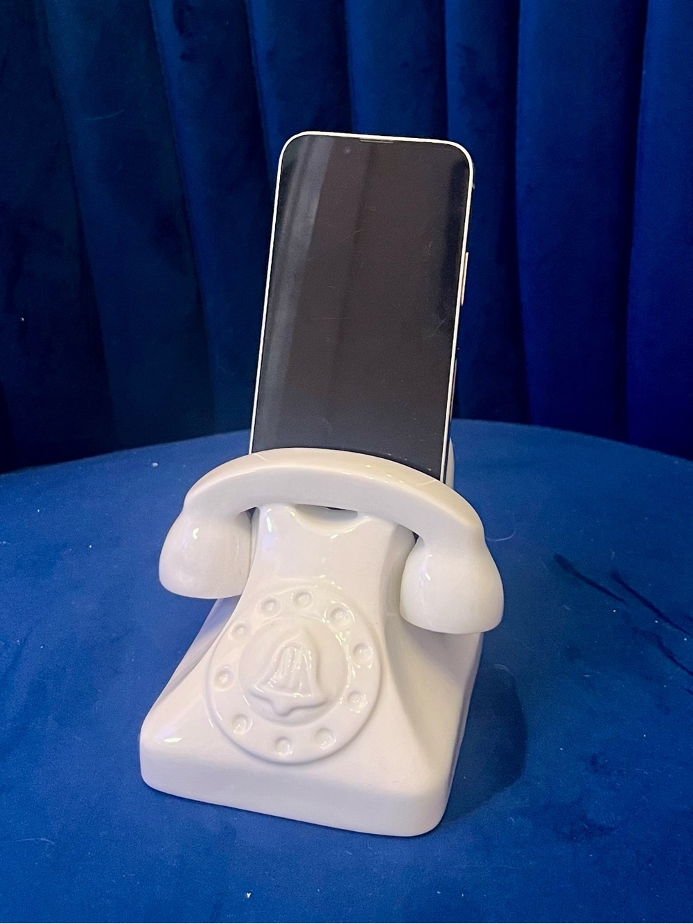 Jonathan Adler Glossy White Ceramic Retro Phone Docking & Charging Station - Picture 5 of 11